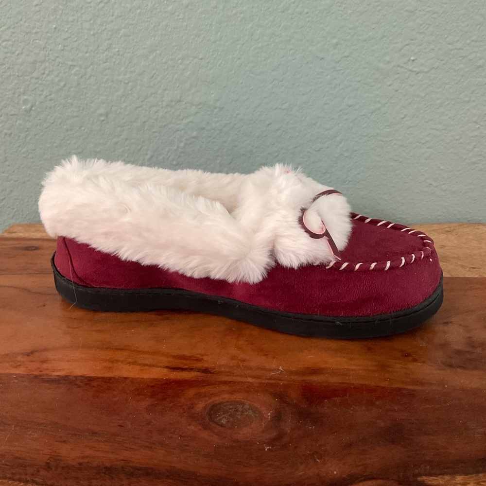 Red Slippers - Picture 5 of 8